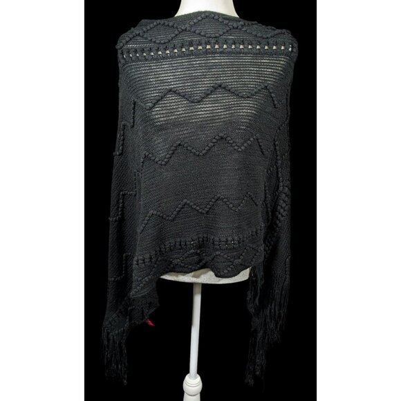 Shihreen Gothic Asymmetrical Fringe Poncho - Picture 7 of 9